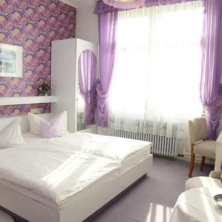 Yoga Jasmin Ehemals Eberhardt-burghardt מלון 3*