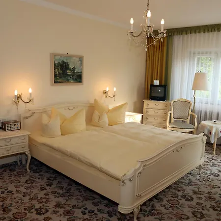 Yoga Jasmin Ehemals Eberhardt-burghardt 酒店 3*